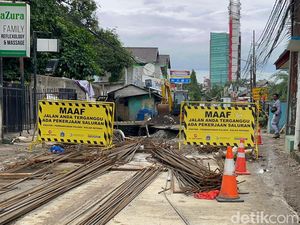 Ketua RW Ungkap Proyek Polder Tanjung Barat Dikeluhkan Warga-Pedagang Ketua RW Ungkap Proyek Polder Tanjung Barat Dikeluhkan Warga-Pedagang
