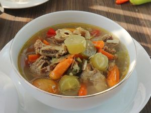 Resep Pindang Iga Sapi Berkuah Bening Gurih dan Segar Resep Pindang Iga Sapi Berkuah Bening Gurih dan Segar