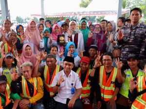 TPS 3R Muncar Banyuwangi Berhasil Raih Plakat Adipura dari KLHK TPS 3R Muncar Banyuwangi Berhasil Raih Plakat Adipura dari KLHK