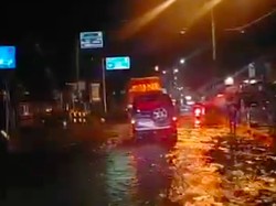 Tanggul Sungai Wulan Jebol Lagi, Jalur Pantura Demak Ditutup!