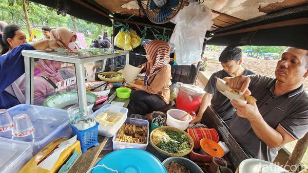 Berburu Takjil Sembari Ngabuburit di Inspeksi Pesanggrahan Jaksel