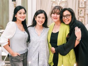 7 Potret Ultah ke-42 Dian Sastrowardoyo, Dirayakan Bareng Geng AADC