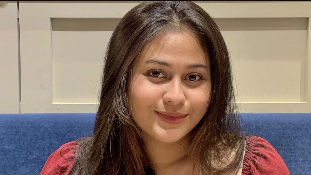 7 Foto Layla Syafira, Anak Pelawak Kadir yang Dipuji Netizen Bak Putri Arab 7 Foto Layla Syafira, Anak Pelawak Kadir yang Dipuji Netizen Bak Putri Arab