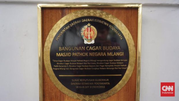 Masjid Pathok Negoro Mlangi atau Masjid Jami An'nurdi  di Dusun Mlangi di Sleman, DIY, merupakan salah penanda kewilayahan Kasultanan Yogyakarta. Masjid ini telah ditetapkan sebagai cagar budaya. (CNNIndonesia/Tunggul)