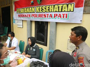 4 Hari Banjir di Juwana Pati Belum Surut, Warga Mengeluh Demam-Gatal 4 Hari Banjir di Juwana Pati Belum Surut, Warga Mengeluh Demam-Gatal