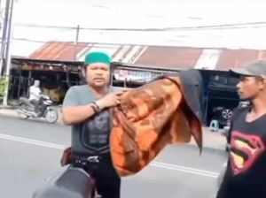 Oknum Ormas Ancam-Larang Pemilik Ruko Jualan di Makassar Minta Maaf Oknum Ormas Ancam-Larang Pemilik Ruko Jualan di Makassar Minta Maaf