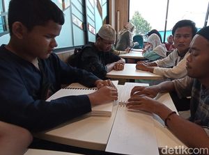 Cerianya Anak Tuna Netra Tasikmalaya Tadarusan dan Bukber di Restoran Cerianya Anak Tuna Netra Tasikmalaya Tadarusan dan Bukber di Restoran