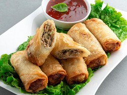 Resep Lumpia Ayam yang Gurih Renyah dan Padat Isiannya
