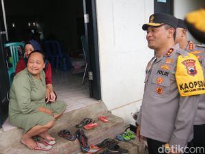 Kapolda Jateng Tinjau Warga Terdampak Banjir di Pati, Ada 4.700 Orang Mengungsi Kapolda Jateng Tinjau Warga Terdampak Banjir di Pati, Ada 4.700 Orang Mengungsi