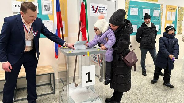 Warga Rusia Antusias Memilih Presiden