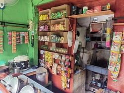 Begini Siasat Warkop Kuningan Hadapi Si Tukang Utang