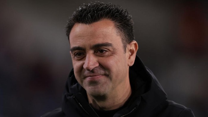 Ubah Keputusan, Xavi Pilih Bertahan di Barcelona