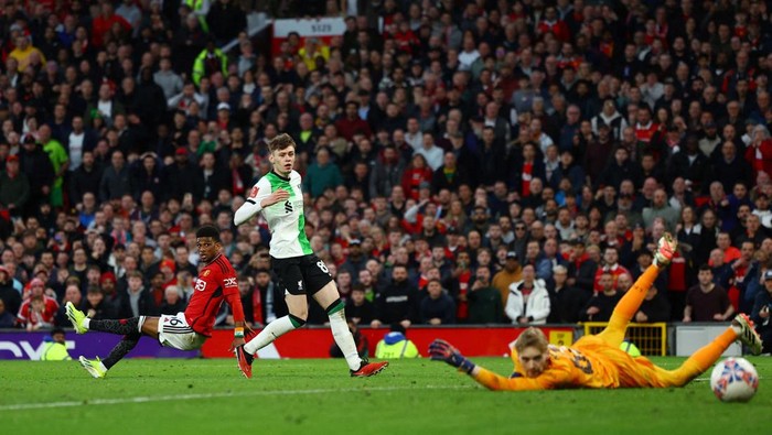 Amad Diallo, Berpuasa, Cetak Gol dan MU Menang Soccer Football - FA Cup - Quarter Final - Manchester United v Liverpool - Old Trafford, Manchester, Britain - March 17, 2024
Manchester United's Amad Diallo celebrates scoring their fourth goal REUTERS/Molly Darlington