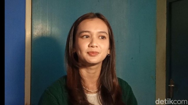 Gosip Terkini Selebriti Insertlive : Ngaku Sudah Punya Calon Suami, Dea Annisa Mohon Doa Bisa Segera Nikah