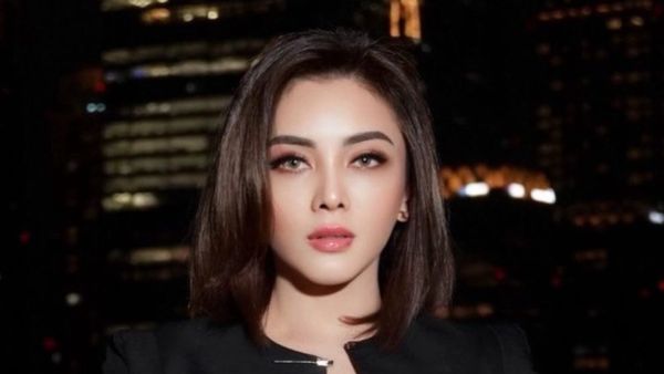 8 Potret Terbaru Dhena Devanka yang Makin Cantik & Tirus Usai Oplas di Korea