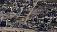 Foto Udara Gedung-gedung Hancur Akibat Serangan Israel di Gaza