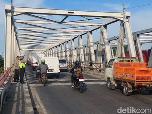 Horor Macet Parah Arus Mudik 2014 Saat Jembatan Comal Ambles Jelang Lebaran Horor Macet Parah Arus Mudik 2014 Saat Jembatan Comal Ambles Jelang Lebaran