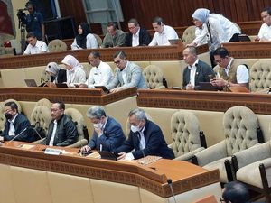 Kepala Otorita IKN Dicecar Anggota DPR Soal Kabar Penggusuran Rumah Warga Adat Kepala Otorita IKN Dicecar Anggota DPR Soal Kabar Penggusuran Rumah Warga Adat