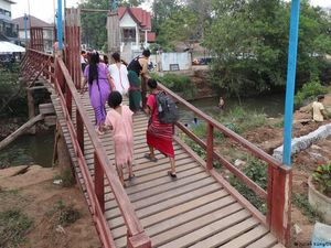 Lari ke Thailand Hindari Wajib Militer di Myanmar