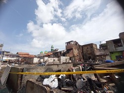 Lokasi Kebakaran 70 Petak Kontrakan di Palmerah Jakbar Dipasangi Garis Polisi