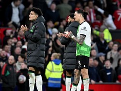 Liverpool Kalah, Tiga Strikernya Cedera