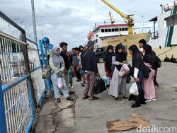 Kapal Tujuan Masalembu Balik Kanan ke Kalianget Usai Dihantam Ombak Besar