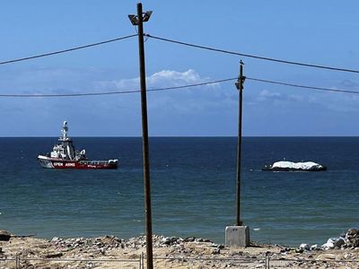 Potret Kapal Pertama yang Masuk Gaza via Laut, Bawa 200 Ton Bantuan