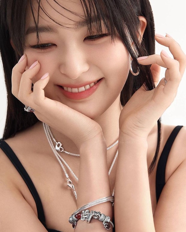 Red Velvet Jadi Model Brand Perhiasan 'Pandora'
