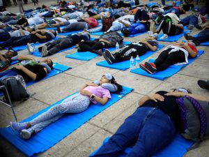 Potret Warga Meksiko Tidur Siang Massal, Soroti Pentingnya Istirahat Potret Warga Meksiko Tidur Siang Massal, Soroti Pentingnya Istirahat