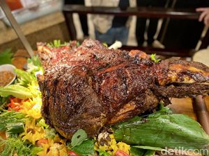 Di Sini Ada Kebab Turki dan Kaki Sapi Maranggi 40 Kg Untuk Buka Puasa Di Sini Ada Kebab Turki dan Kaki Sapi Maranggi 40 Kg Untuk Buka Puasa