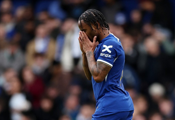 Soccer Football - FA Cup - Quarter Final - Chelsea v Leicester City - Stamford Bridge, London, Britain - March 17, 2024 Chelseas Raheem Sterling reacts after a missed chance Action Images via Reuters/Andrew Boyers