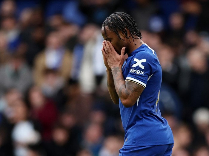 Soccer Football - FA Cup - Quarter Final - Chelsea v Leicester City - Stamford Bridge, London, Britain - March 17, 2024 Chelsea's Raheem Sterling reacts after a missed chance Action Images via Reuters/Andrew Boyers