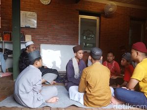 Bunga-bunga Ilmu di Rumah Tuli Jatiwangi Majalengka