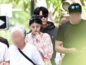 Agensi Sebut Han So Hee Renungkan Diri Terkait Heboh Asmaranya Agensi Sebut Han So Hee Renungkan Diri Terkait Heboh Asmaranya