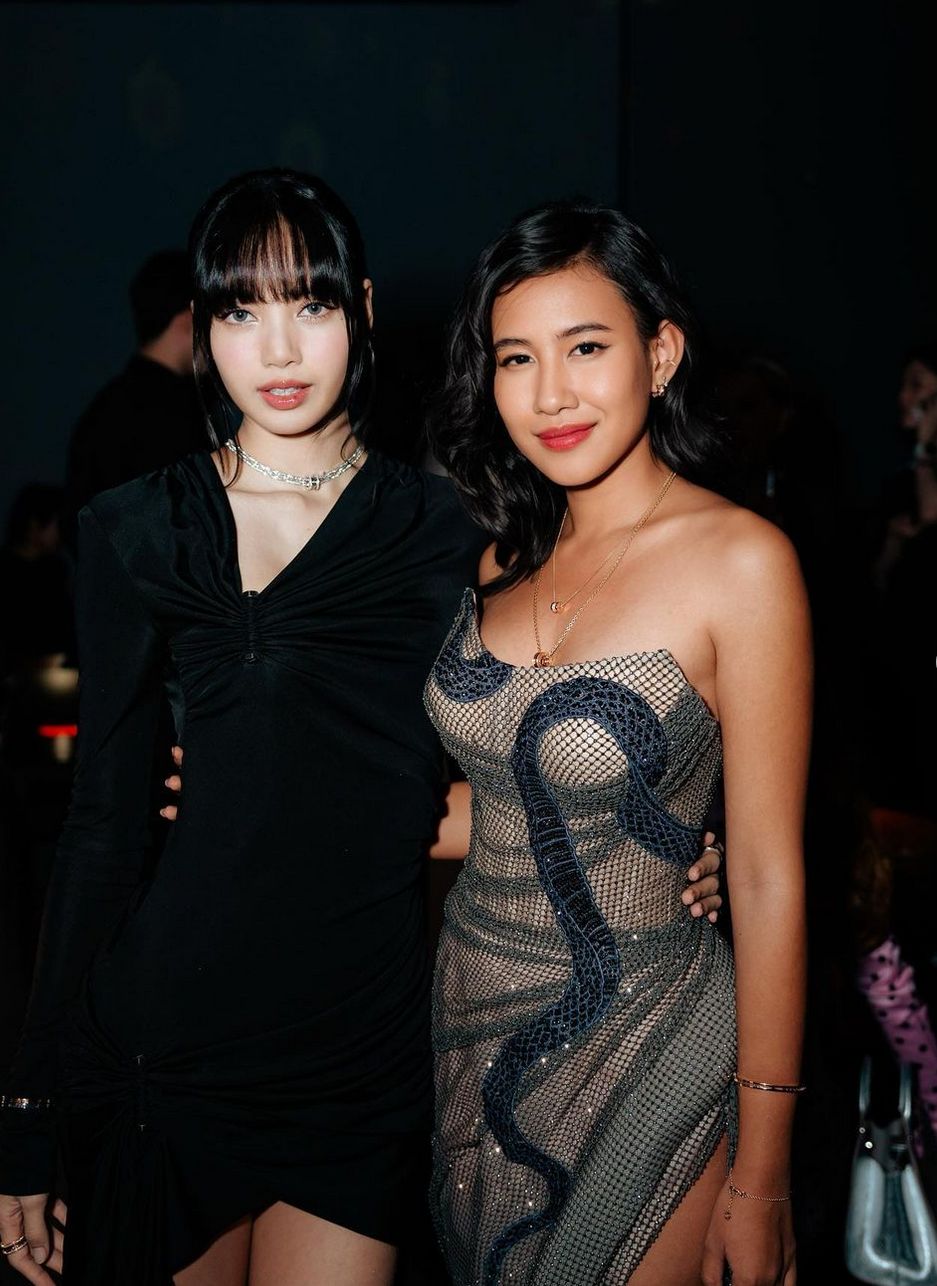 Shenina Cinnamon dan Lisa BLACKPINK di Acara Bulgari Studio.