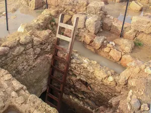 Melihat Kota Zaman Islam Awal yang Dihancurkan Israel