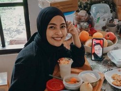 Jatuh dari Panggung Setinggi 2 Meter saat Manggung, Ini Kata Tantri Kotak