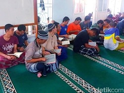 Menyucikan Diri di Balik Jeruji Besi
