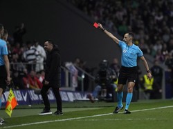 Xavi Kesal Tiba-tiba Dikartu Merah Wasit