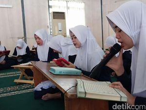 Lantunan Syahdu Al-Quran Terdengar dari Lapas Perempuan Malang Lantunan Syahdu Al-Quran Terdengar dari Lapas Perempuan Malang
