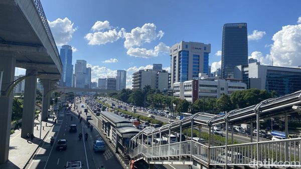 Akhirnya! Bisa Lihat Lagi Birunya Langit Jakarta