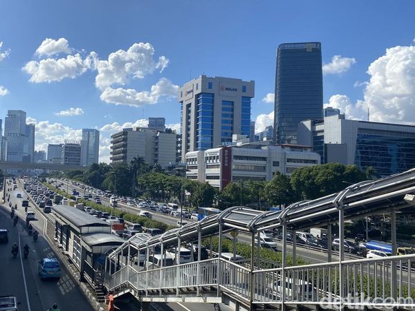Akhirnya! Bisa Lihat Lagi Birunya Langit Jakarta