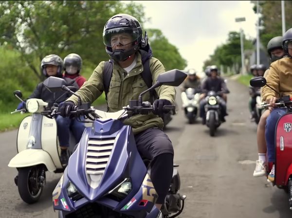 Momen Ariel Noah Touring Bareng Teman SMA Naik Motor Sultan Langka