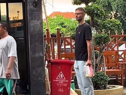 Perburuan Takjil Makin Ketat Gaes! Bule Ikut Berburu Takjil di Bali