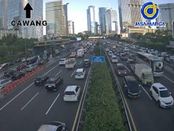 Ada Demo di Gedung DPR, Lalu Lintas di Tol-Jalan Sekitarnya Macet
