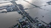 Foto Udara Banjir di Demak yang Putuskan Jalur Pantura