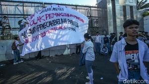 Lagi, Massa Pelajar Kembali Serukan Tolak Hak Angket di DPR