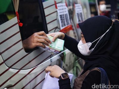 Warga Mulai Buru Uang Receh untuk Lebaran