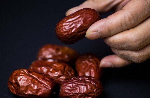 Makan kurma jumlah ganjil