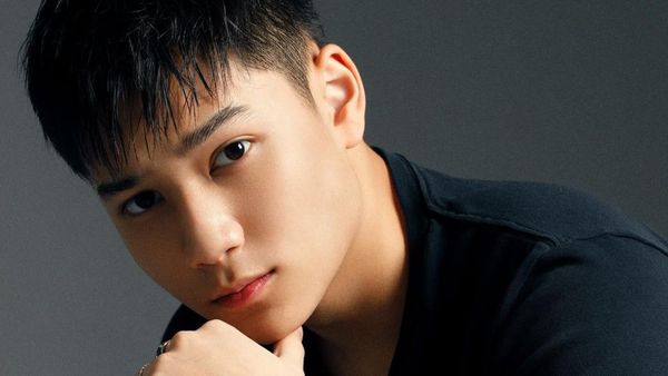 8 Foto Marco Putra Ari Wibowo Kini Jadi Model, Tak Kalah Tampan Dari Ayahnya